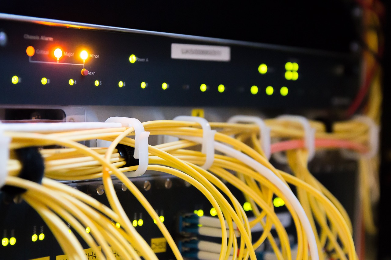 Internet światłowodowy: Nowe możliwości dla biznesu dzięki szybkiemu i niezawodnemu połączeniu